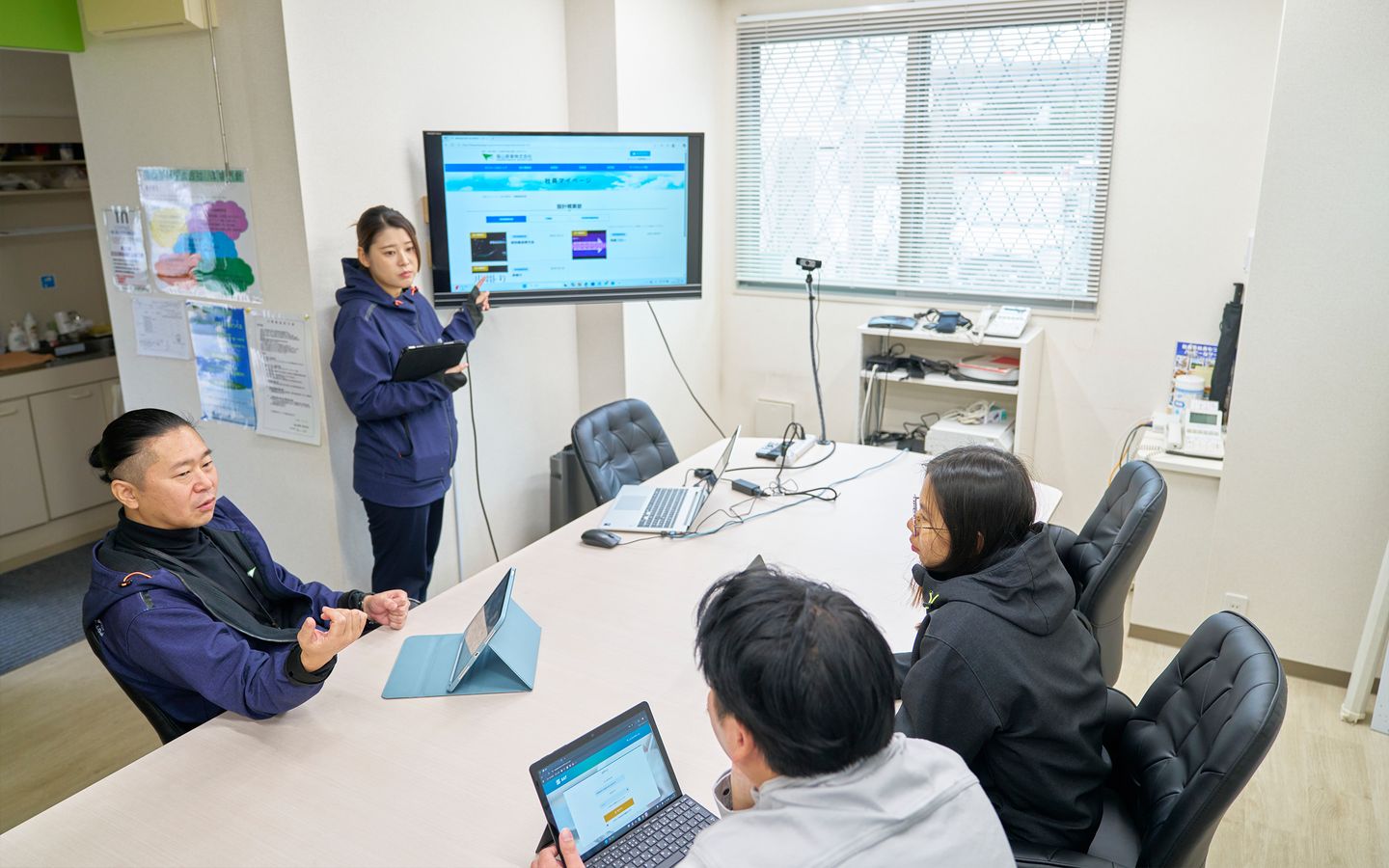 営業部 背景画像