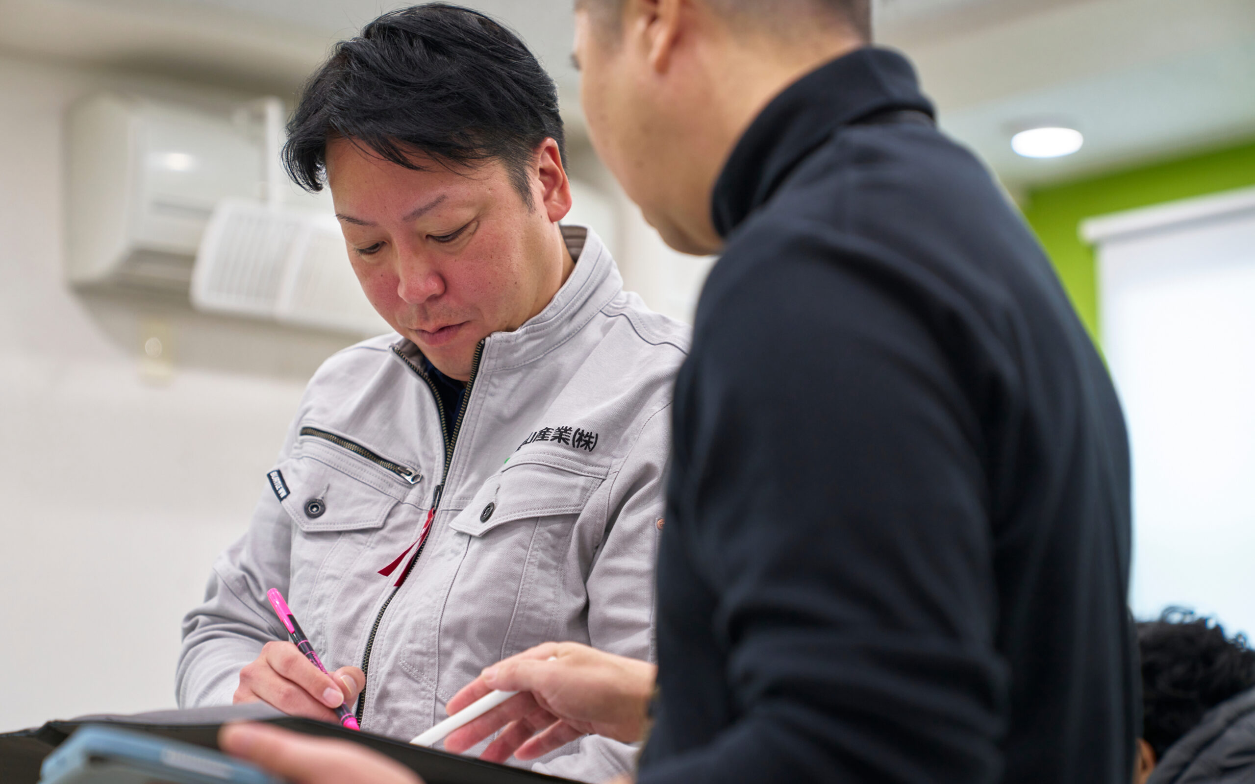 1日の仕事の流れ 背景画像